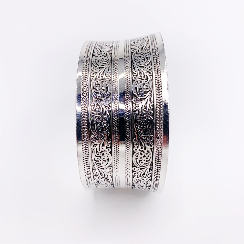 Stainless Steel Bangle Bracelet Women’s 1 Size - Picture 2 of 5